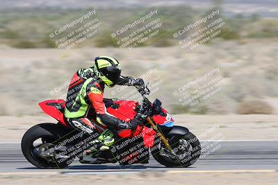 media/Jan-15-2026-Racers Edge (Thu) [[dfebeb70ab]]/3-B Group/Session 2 (Turn 15 Inside Pans)/